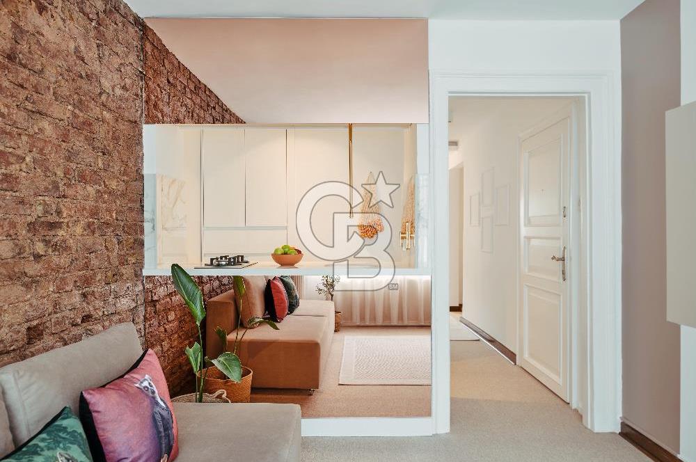 TOMTOM / BEYOĞLU MODERN MİMARİ 1+1 TERAS KULLANIMLI EŞYALI DAİRE