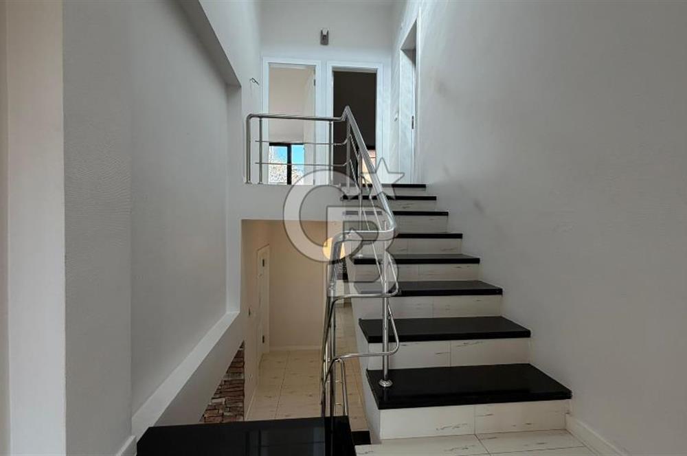 ÇAYYOLU ERGÖNÜL VİLLARINDA EN ŞEREFİYELİ 5+2 SATILIK KÖŞE VİLLA