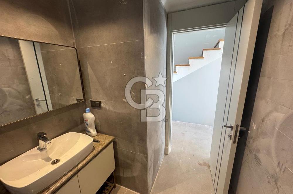 ZEKERİYAKÖYÜN KALBİNDE DOĞAYLA İÇ İÇE LÜKS BİR YAŞAM, 5+1 VİLLA - F1