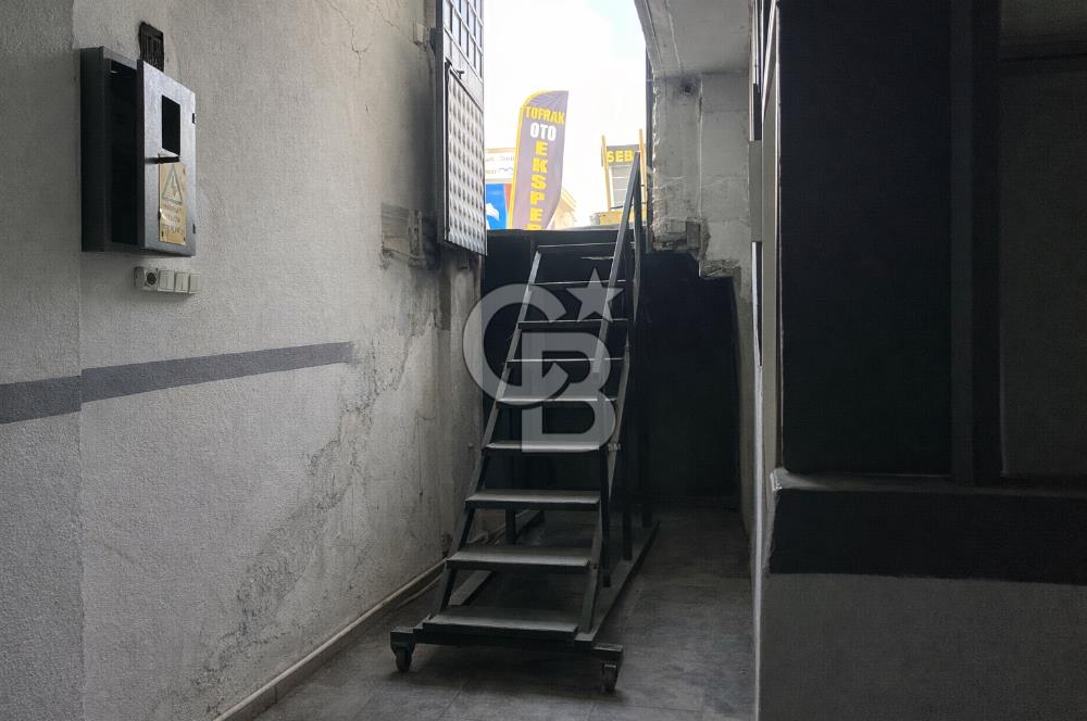 ARNAVUTKÖY ÇARDAKTEPEDE CADDEYE CEPHE 170M KİRALIK DEPO/ATÖLYE/İŞ YERİ