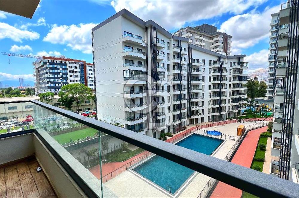 Parkyaşam Bornova Sitesi'nde 3+1 Havuz Cepheli Satılık Daire