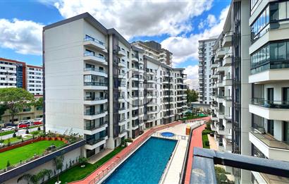 Parkyaşam Bornova Sitesi'nde 3+1 Havuz Cepheli Satılık Daire