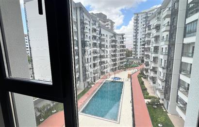 Parkyaşam Bornova Sitesi'nde 3+1 Havuz Cepheli Satılık Daire