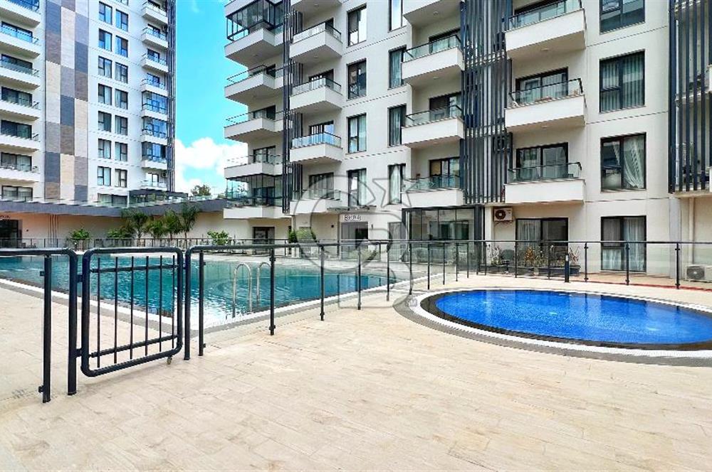 Parkyaşam Bornova Sitesi'nde 3+1 Havuz Cepheli Satılık Daire