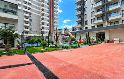 Parkyaşam Bornova Sitesi'nde 3+1 Havuz Cepheli Satılık Daire