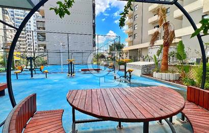 Parkyaşam Bornova Sitesi'nde 3+1 Havuz Cepheli Satılık Daire