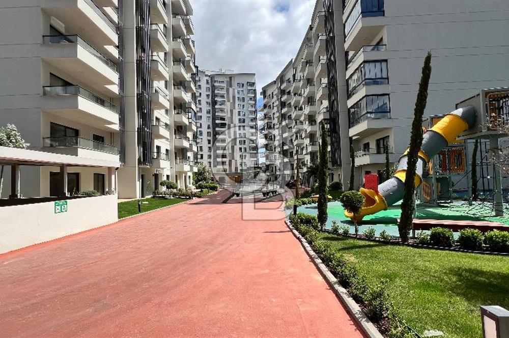 Parkyaşam Bornova Sitesi'nde 3+1 Havuz Cepheli Satılık Daire