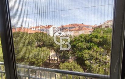 Ayvalık 150 Evler merkezi konumda doğalgazlı satılık 3+1 Daire 