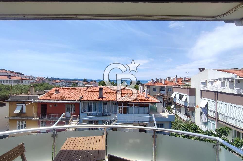 Ayvalık 150 Evler merkezi konumda doğalgazlı satılık 3+1 Daire 