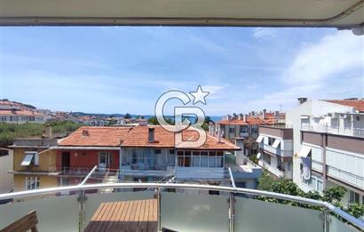 Ayvalık 150 Evler merkezi konumda doğalgazlı satılık 3+1 Daire 