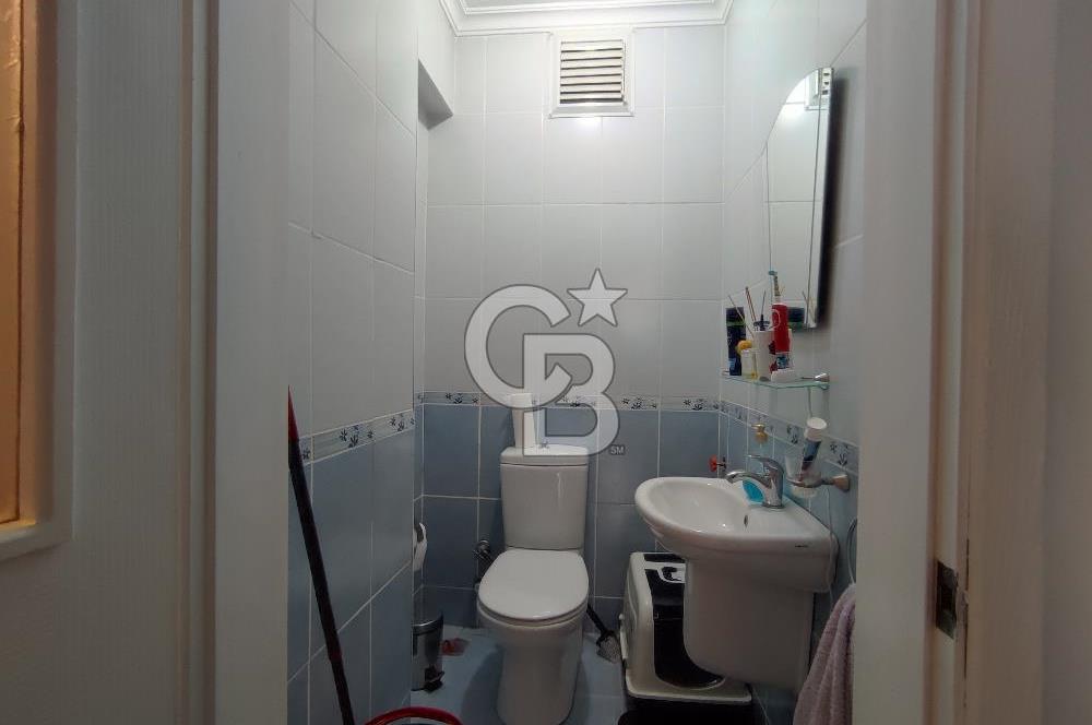 Ayvalık 150 Evler merkezi konumda doğalgazlı kiralık 3+1 daire 