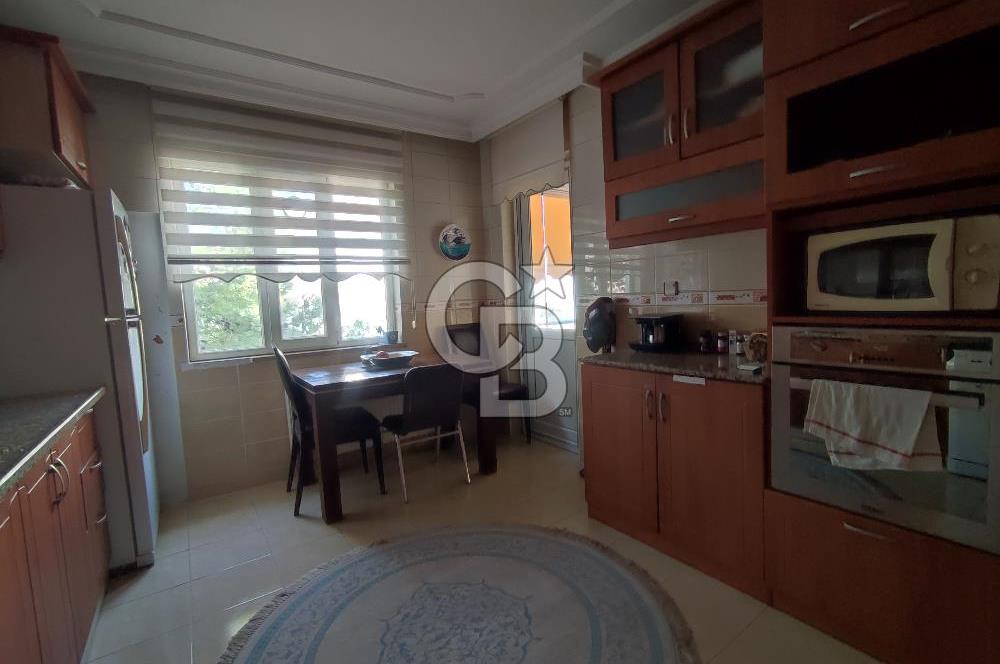 Ayvalık 150 Evler merkezi konumda doğalgazlı kiralık 3+1 daire 