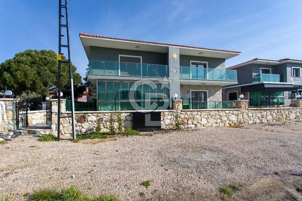 Foça Bağarası Kazım Dirik Mah. Satılık 2+1 Daire