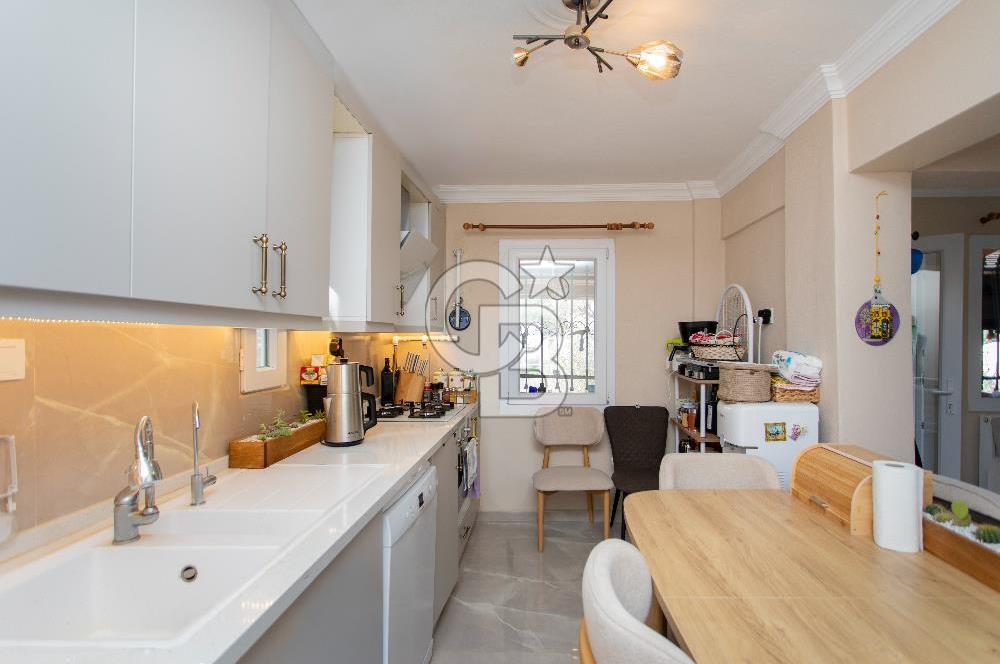 Yenifoça Cumhuriyet Mah. Satılık Deniz Manzaralı 2+1 Daire