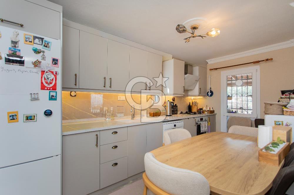 Yenifoça Cumhuriyet Mah. Satılık Deniz Manzaralı 2+1 Daire