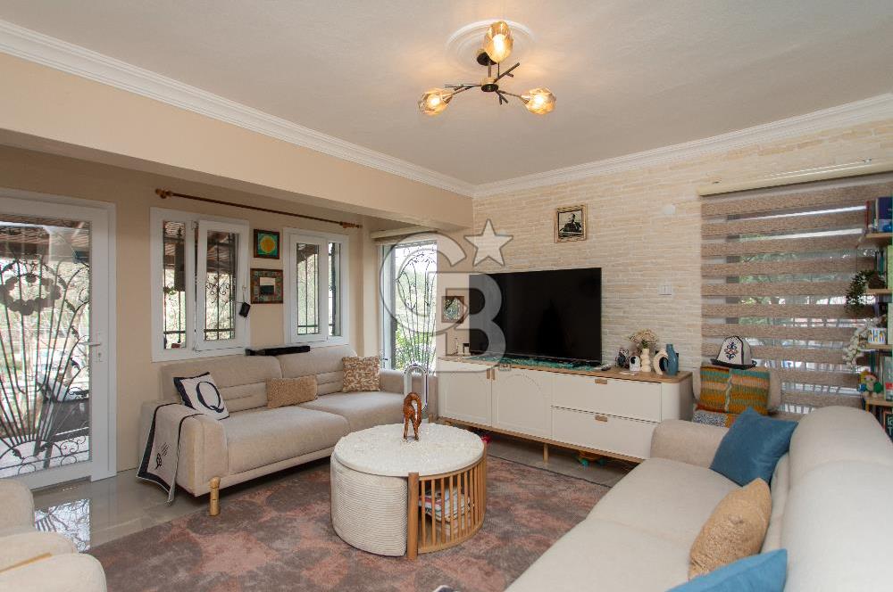 Yenifoça Cumhuriyet Mah. Satılık Deniz Manzaralı 2+1 Daire