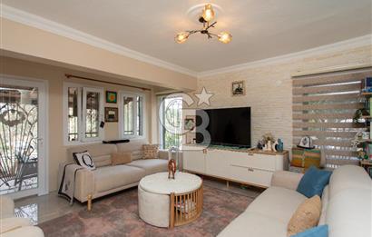 Yenifoça Cumhuriyet Mah. Satılık Deniz Manzaralı 2+1 Daire