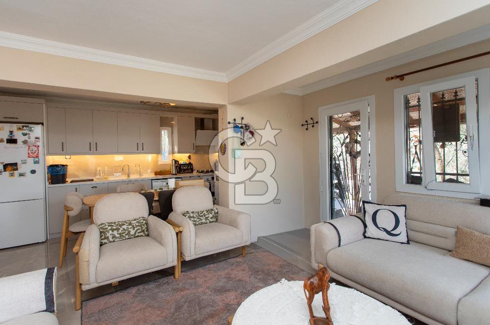 Yenifoça Cumhuriyet Mah. Satılık Deniz Manzaralı 2+1 Daire