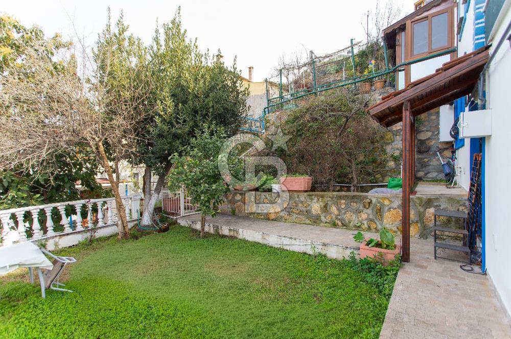 Yenifoça Cumhuriyet Mah. Satılık Deniz Manzaralı 2+1 Daire