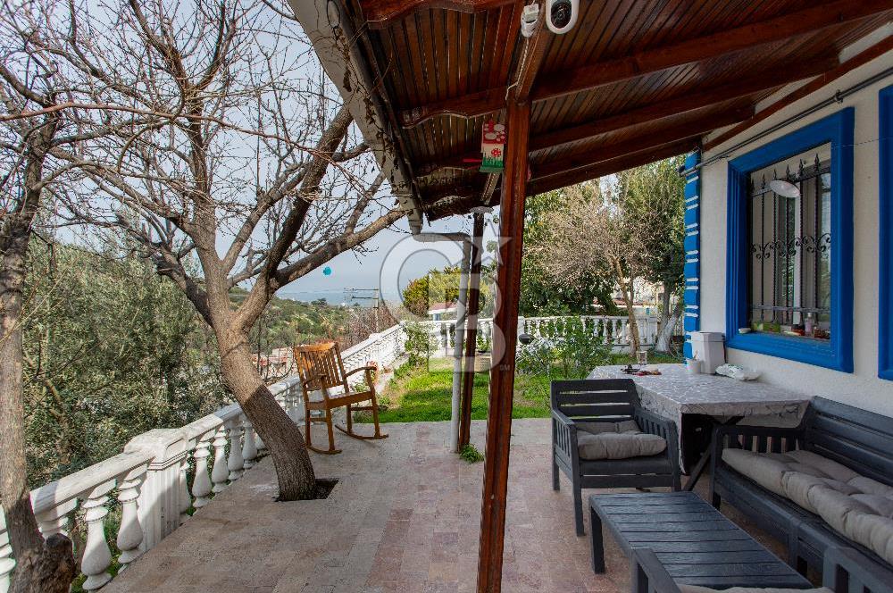 Yenifoça Cumhuriyet Mah. Satılık Deniz Manzaralı 2+1 Daire