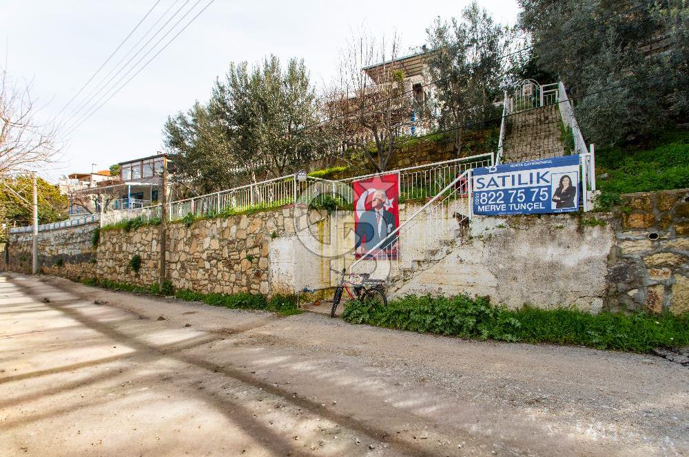 Yenifoça Cumhuriyet Mah. Satılık Deniz Manzaralı 2+1 Daire