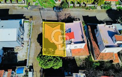 Yenifoça Gencelli'de Satılık Denize Sıfır Müstakil Ev ve Arsası