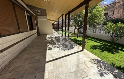 ÜRKMEZ'DE SAHİLE 100 METRE APART KULLANIMINA UYGUN KOMPLE BİNA