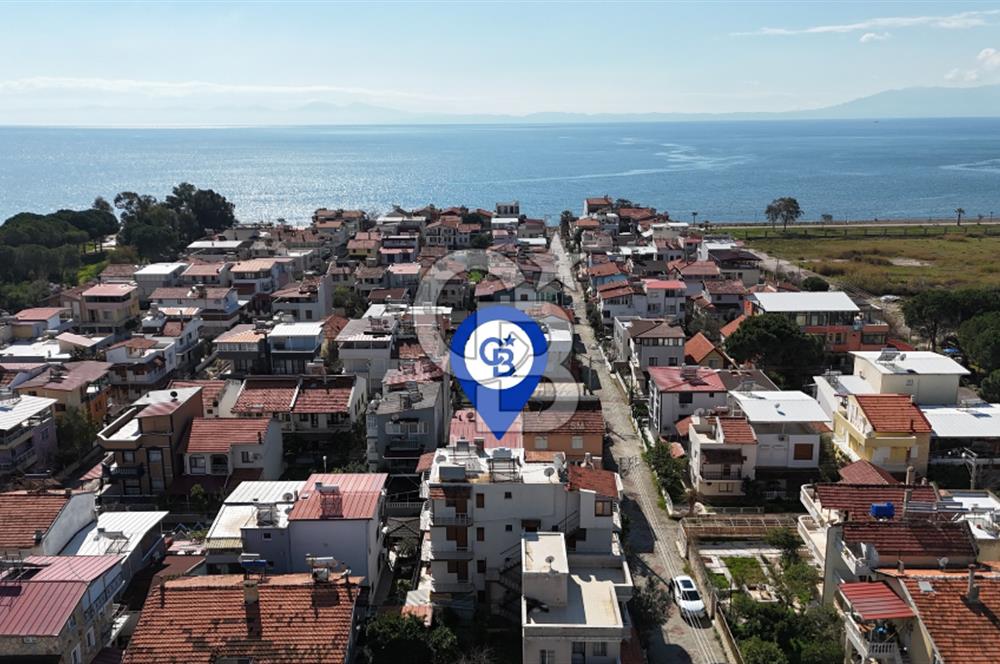 ÜRKMEZ'DE SAHİLE 100 METRE APART KULLANIMINA UYGUN KOMPLE BİNA