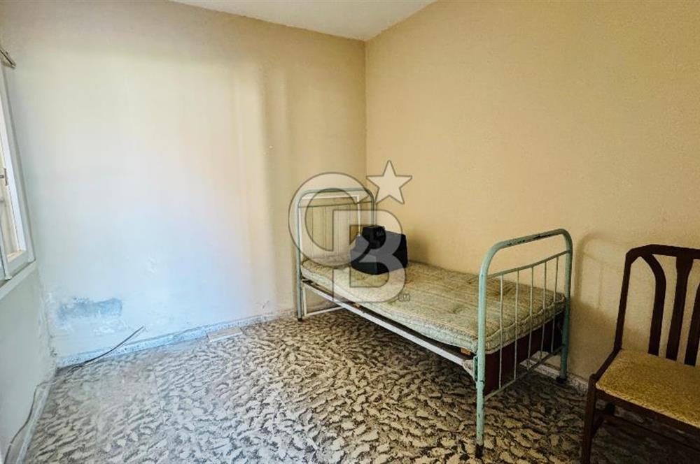 Yenifoça Gencelli'de Satılık Denize Sıfır Müstakil Ev ve Arsası