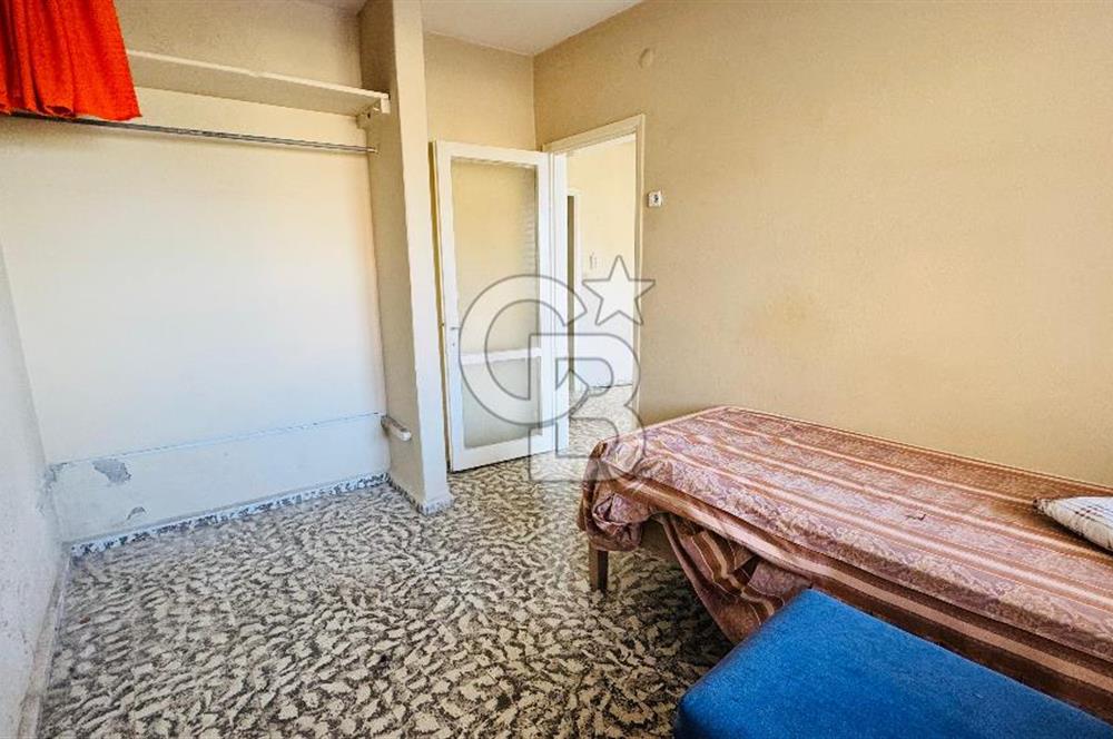 Yenifoça Gencelli'de Satılık Denize Sıfır Müstakil Ev ve Arsası