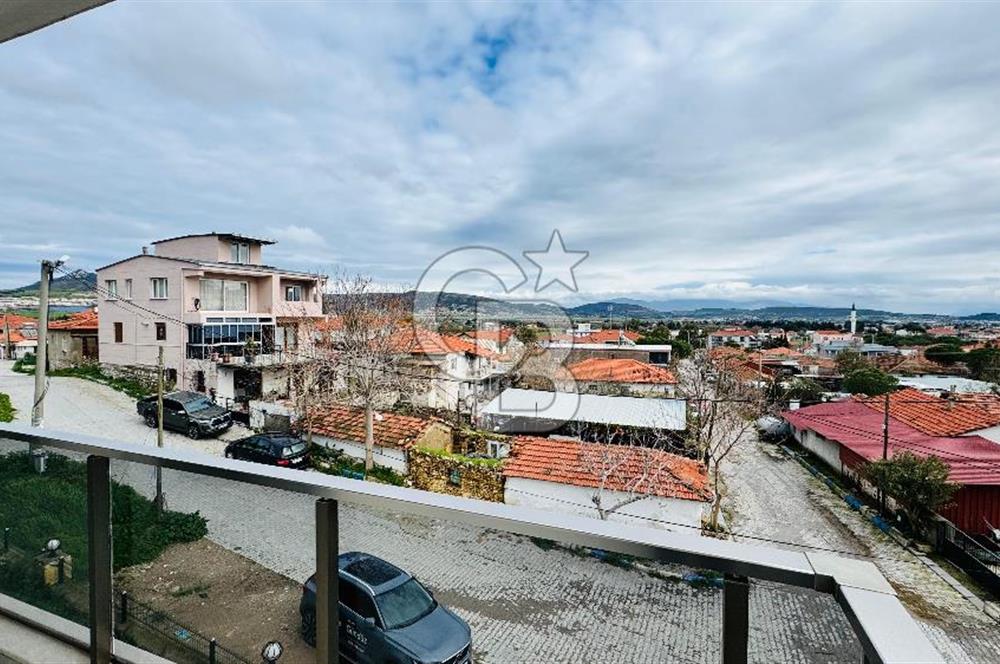Foça Yenibağarası Mah. Kiralık Kapalı Mutfaklı 2+1 Daire