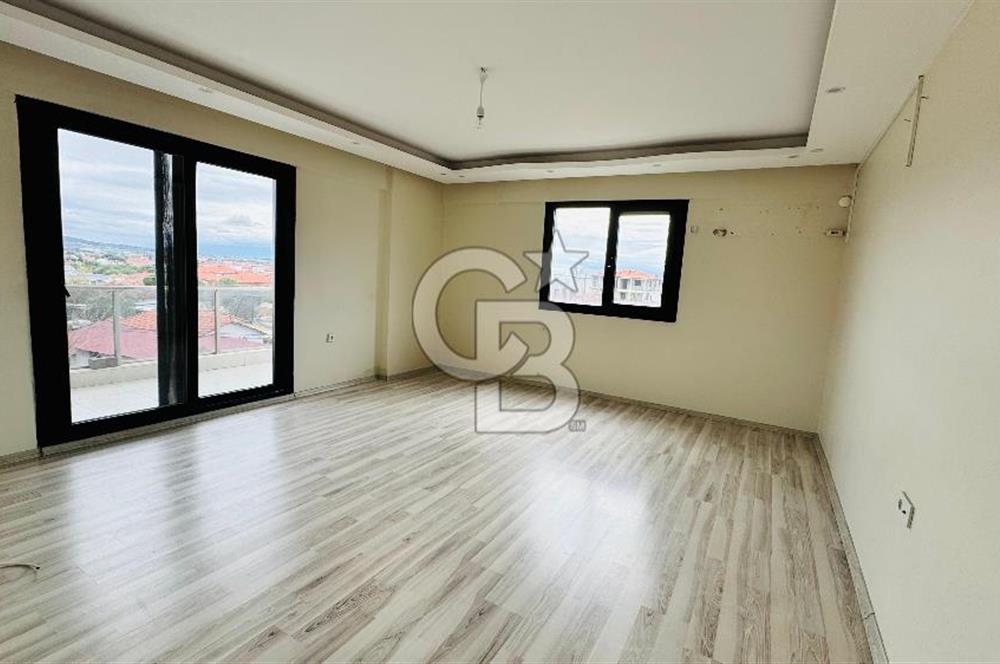 Foça Yenibağarası Mah. Kiralık Kapalı Mutfaklı 2+1 Daire
