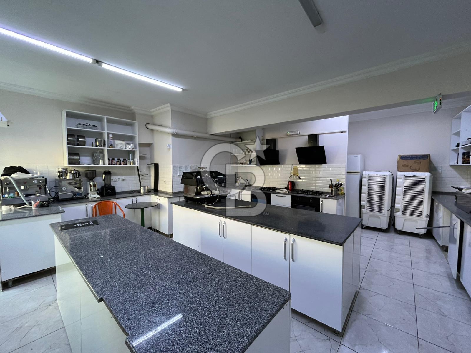 BORNOVA DEVREN KİRALIK DÜKKAN