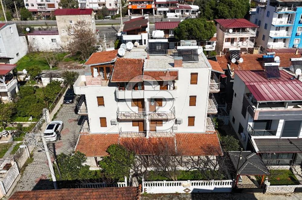 ÜRKMEZ'DE SAHİLE 100 METRE APART KULLANIMINA UYGUN KOMPLE BİNA