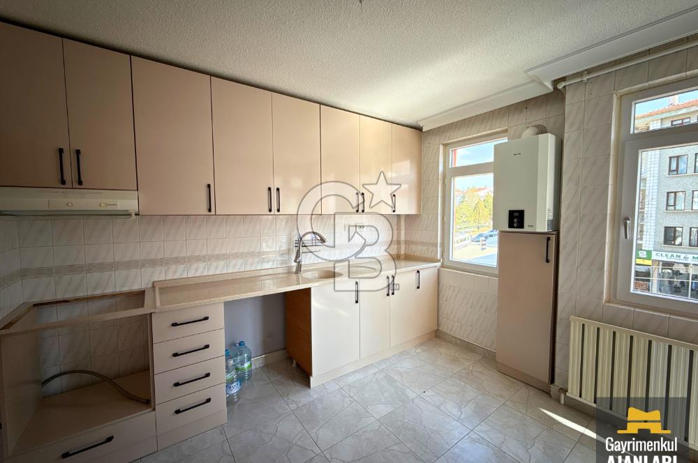 SANCAK KONRAD ADENAUER CAD CEPHELİ ASANSÖRLÜ ARA KAT 3+1 KİRALIK