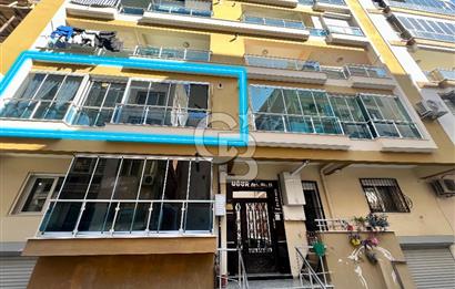 Karşıyaka Şemikler Mahallesi'nde Tadilatlı 2+1 Satılık Daire