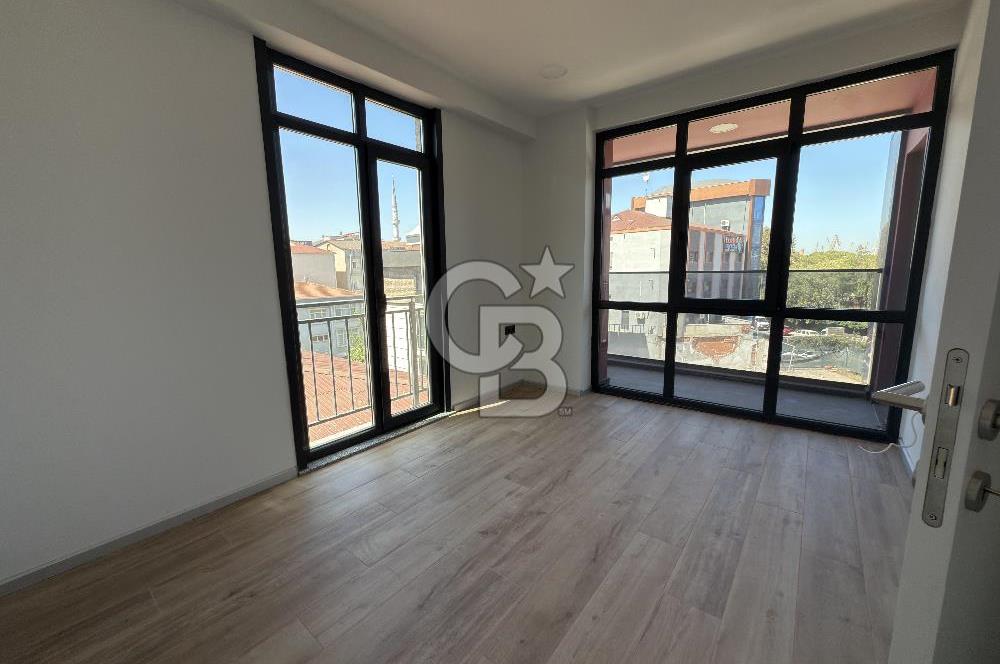 TUZLA TERSANELER BÖLGESİNDE SIFIR BİNADA KİRALIK 1+1 MODERN OFİS