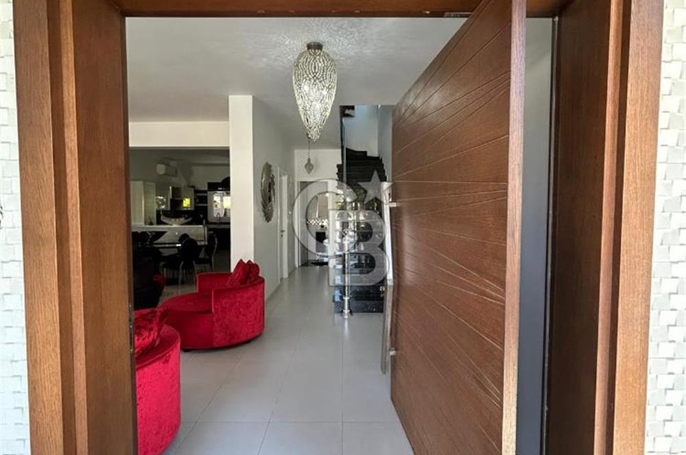 Yenikent Bölgesinde Kiralık Müstakil Villa !!!