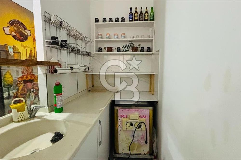 Foça Fevzipaşa Mahallesinde Satılık İş Yeri