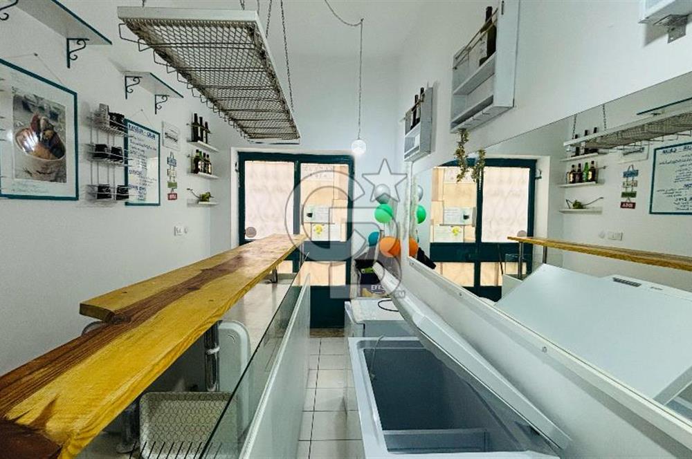 Foça Fevzipaşa Mahallesinde Satılık İş Yeri