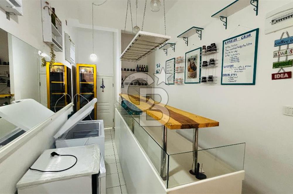 Foça Fevzipaşa Mahallesinde Satılık İş Yeri