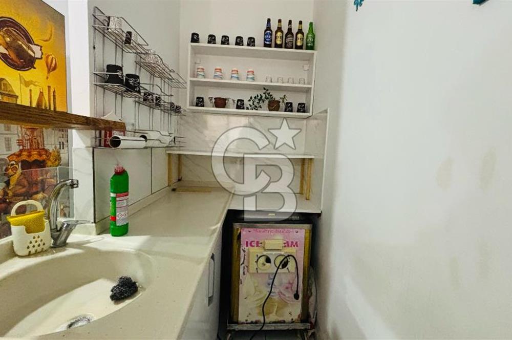 Foça Fevzipaşa Mahallesinde Satılık İş Yeri