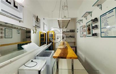 Foça Fevzipaşa Mahallesinde Satılık İş Yeri