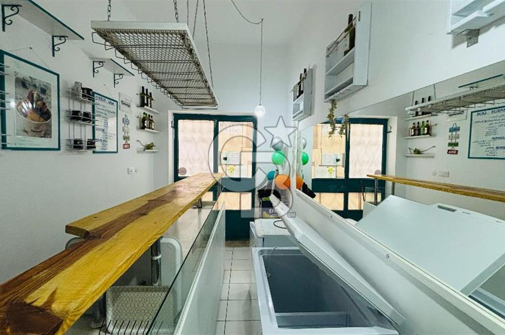 Foça Fevzipaşa Mahallesinde Satılık İş Yeri