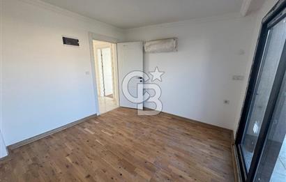 Foça Villalar Bölgesinde 5+1 Havuzlu Kiralık Villa