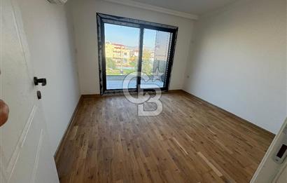 Foça Villalar Bölgesinde 5+1 Havuzlu Kiralık Villa