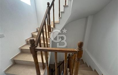 Foça Villalar Bölgesinde 5+1 Havuzlu Kiralık Villa