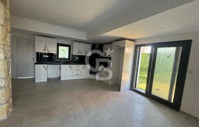 Foça Villalar Bölgesinde 5+1 Havuzlu Kiralık Villa