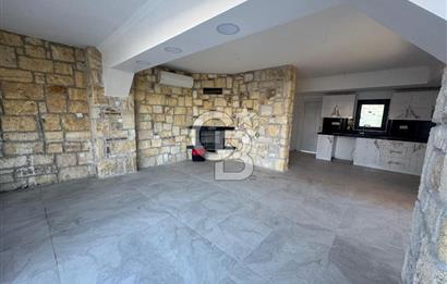 Foça Villalar Bölgesinde 5+1 Havuzlu Kiralık Villa