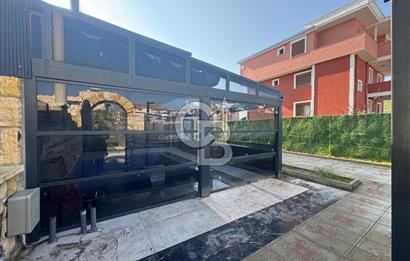 Foça Villalar Bölgesinde 5+1 Havuzlu Kiralık Villa